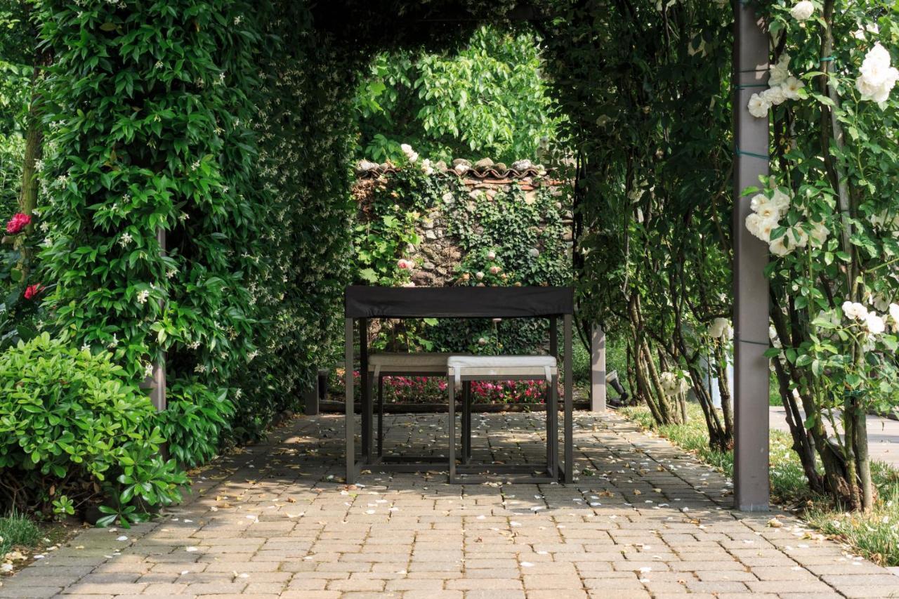 B&B A Ca' Minore Franciacorta Passirano Exterior foto